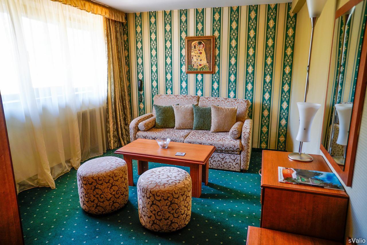 Breza Hotel Borowec Zewnętrze zdjęcie